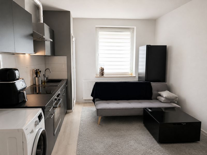    Moderne 2–3-Zimmer-Wohnung in Top-Lage - hochwertig möbliert